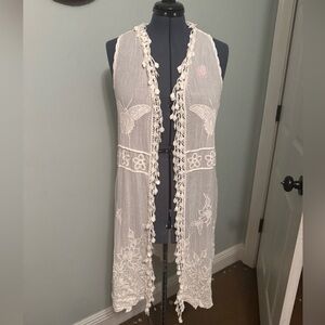Elegant White Lace Trim Poncho